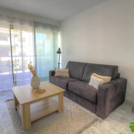 Charming Air-conditioned 'silvaplana' Studio With Parking 아파트